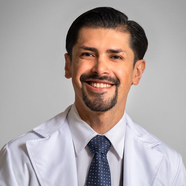 Manuel Camacho Luna, Nefrólogo Ciudad de México