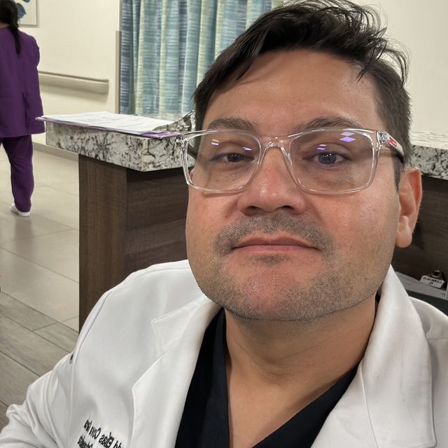 David Elías Cova Garcia, Traumatólogo Monterrey