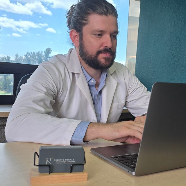 Roberto Antonio Monraz Rivera, Traumatólogo Guadalajara