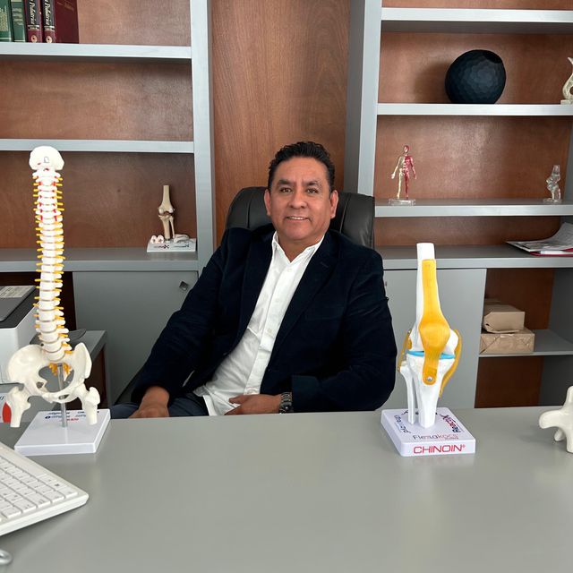 Armando Alvarez Gonzalez, Traumatólogo Puebla