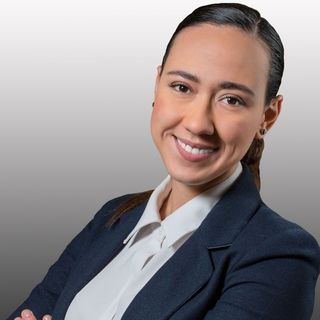 Ampliar imagen: Katya Estefanía Bozada Gutiérrez, Cirujano general Ciudad de México