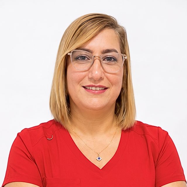 Magdalys Núñez Velázquez, Gastroenterólogo Cancun