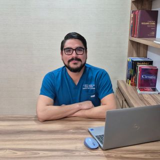 Ampliar imagen: Adolfo Lozano Diaz, Cirujano general Monterrey