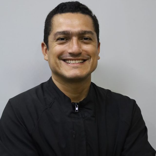 Kevin Morales Meraz, Dentista - Odontólogo Bucerias