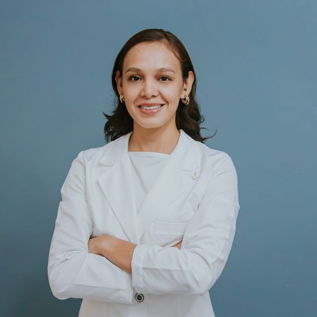 Frida Daniela  Hernández Pérez, Endocrinólogo Bucerias