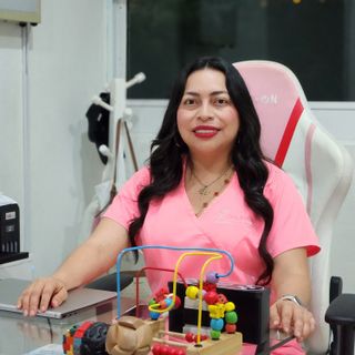 Ampliar imagen: Kenia Yanely Cruz Calvo, Neurólogo pediatra Puerto Escondido