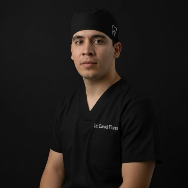 Daniel Isaac  Salazar Flores , Dentista - Odontólogo Guadalajara