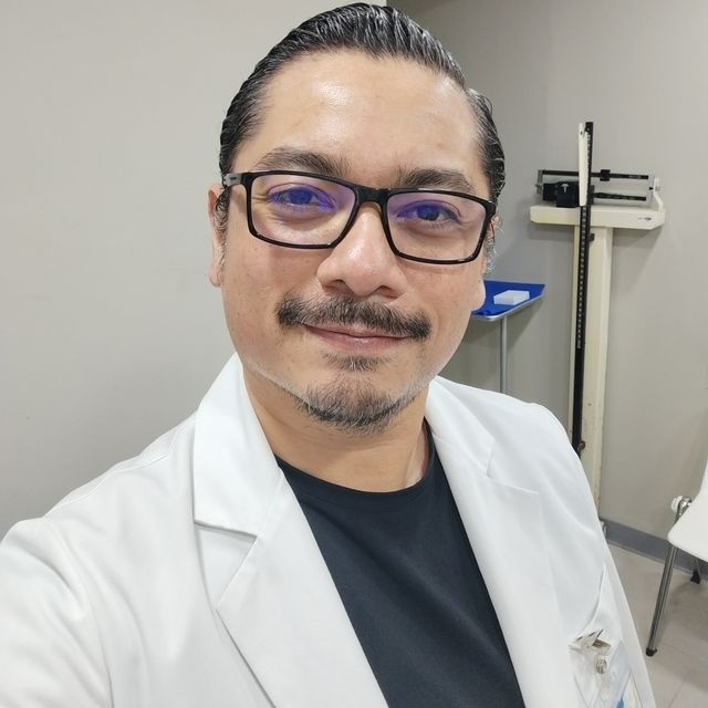 Ricardo Alfonso Santos Loria, Médico general Mérida