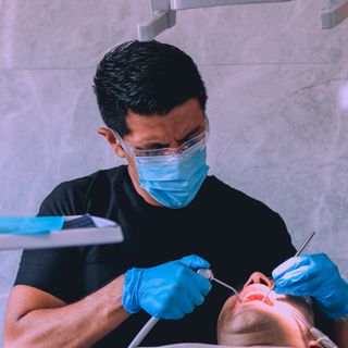 Ampliar imagen: Hugo Alcocer Camarero, Dentista - Odontólogo Benito Juárez