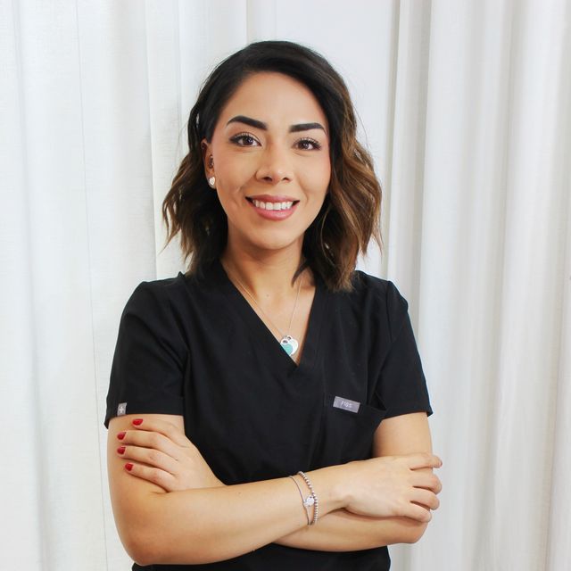 Andrea Embarcadero Becerra, Cirujano plástico Cuauhtémoc