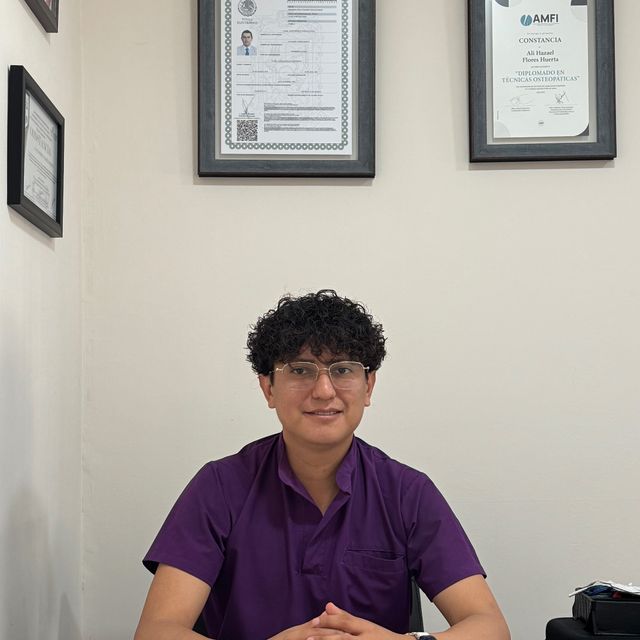 Ali  Hazael Flores Huerta, Fisioterapeuta Puebla