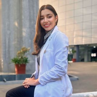 Ampliar imagen: Valeria Yanez Salguero, Nefrólogo Benito Juárez