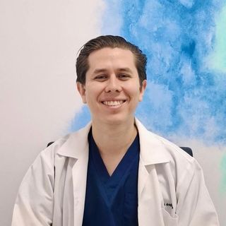 Ampliar imagen: Leonardo Caloca, Geriatra Tijuana