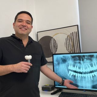Ampliar imagen: Jesus Gerardo Molina Bermejo, Dentista - Odontólogo Torreon
