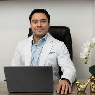 Dr. Carlos José Velásquez Aguilar