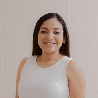 Ampliar imagen: Claudia Isabel Chuc Cool, Endodoncia Mérida