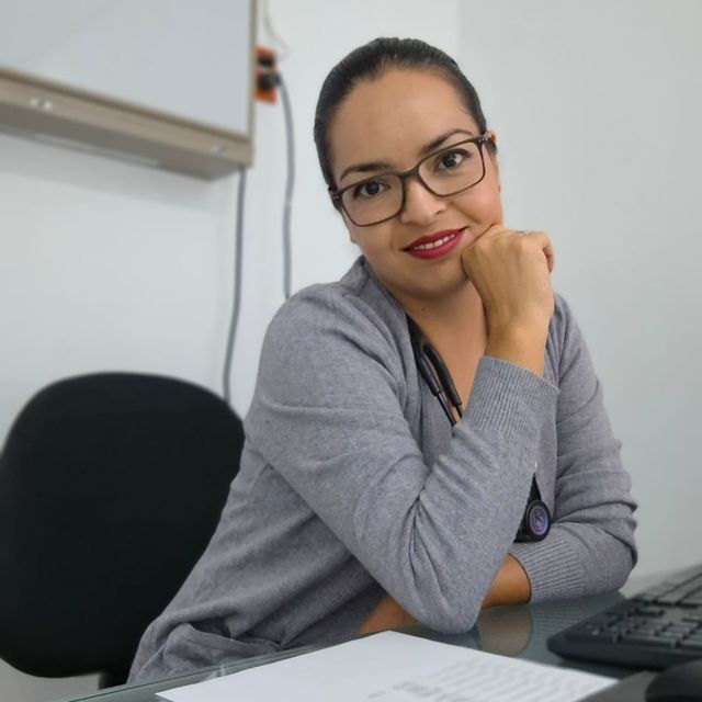 Marina Fabiola Lanuza Diaz, Internista León