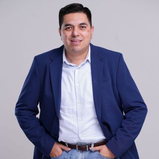 Ampliar imagen: César Pineda Santoyo, Homeópata Culiacan