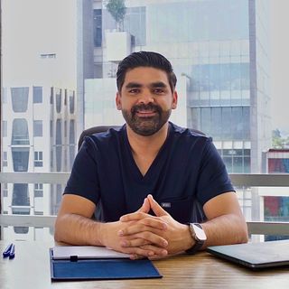 Ampliar imagen: Gerardo Solis García, Urólogo Ciudad de México