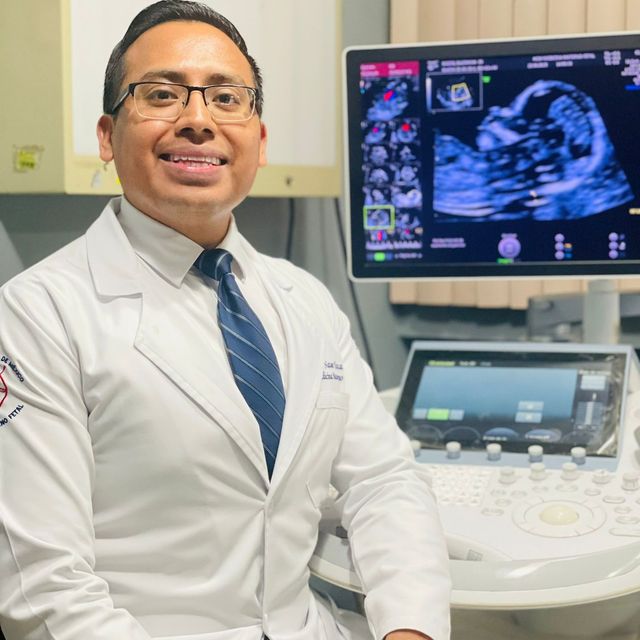 Isai Natan Yescas Osorio, Ginecólogo Ciudad de México