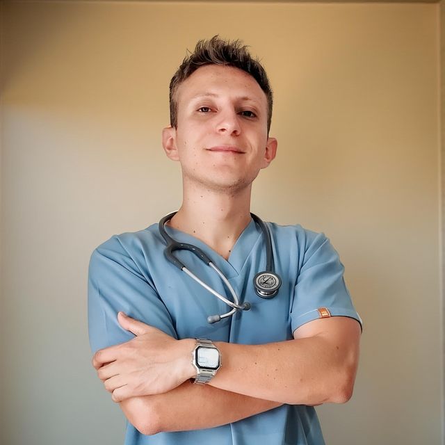 Eduardo Hernández, Médico general Guadalajara