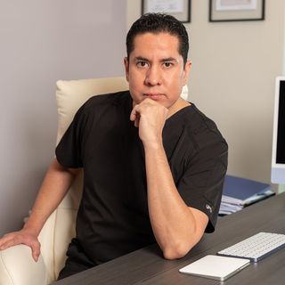 Ampliar imagen: Carlos Javier Ocando Rondón, Cirujano plástico Ciudad Juarez