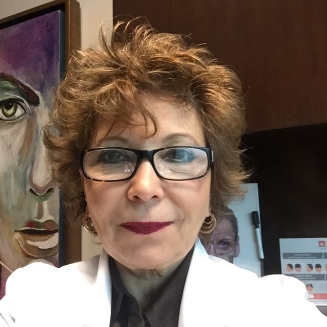 Silvia G Garcia Zapata, Dermatólogo Monterrey