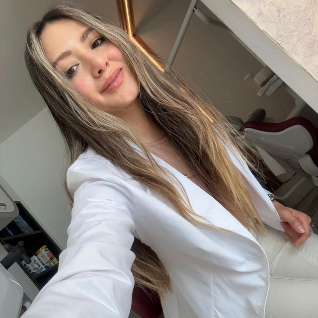 Evelyn Yukari Rosete Tejeda, Dentista - Odontólogo Puebla