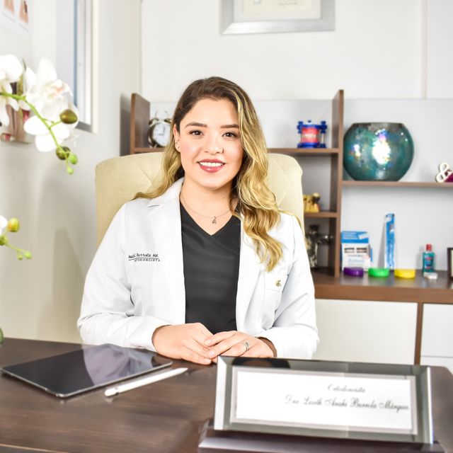 Anahi Burrola, Dentista - Odontólogo Delicias