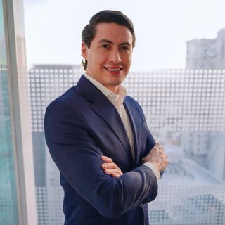 Ampliar imagen: Luis David Quiñones García, Cirujano plástico Zapopan