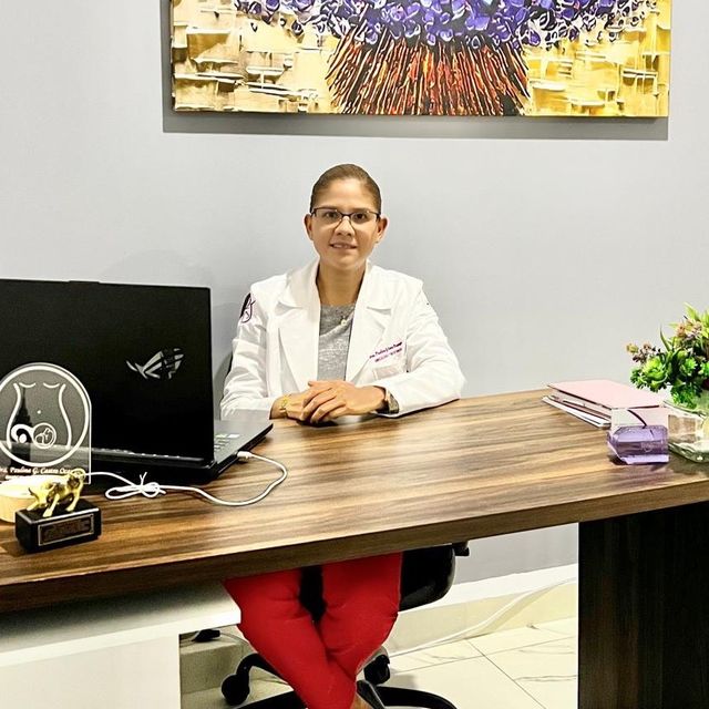 Paulina Giovanna Castro Ocampo, Ginecólogo Toluca
