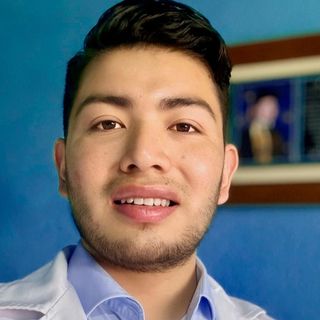 Ampliar imagen: René Medina Marroquín, Médico general Ciudad de México