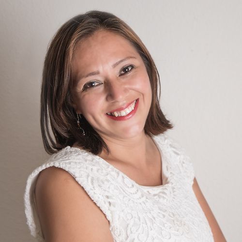 Gloria Martínez Flores, Psicólogo Tijuana
