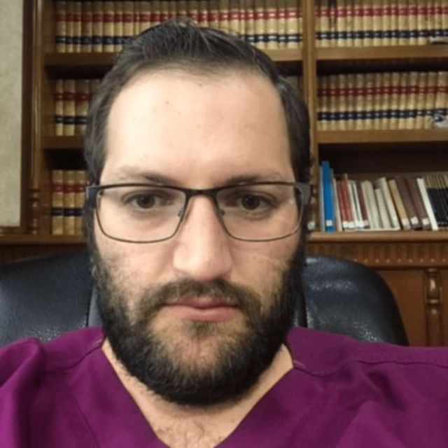 Derek Harrison Ragle, Cardiólogo León