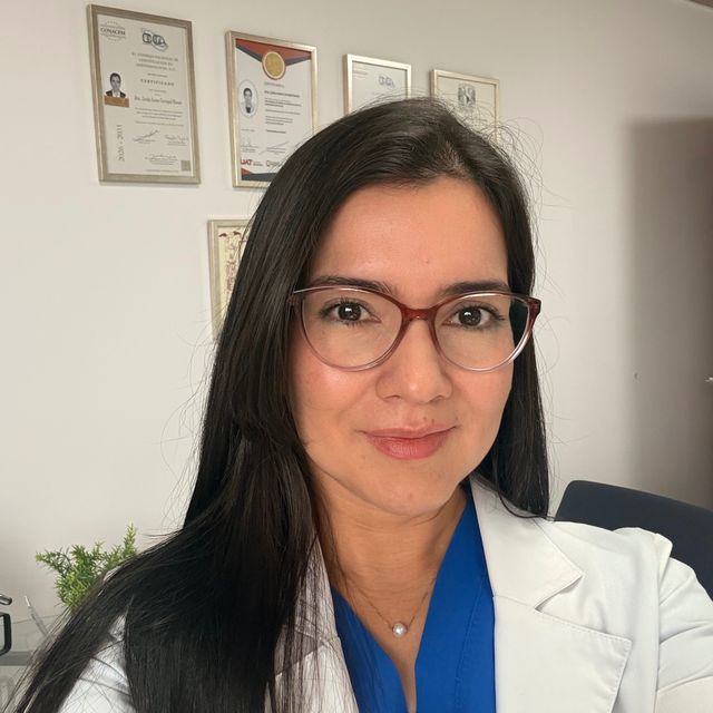 Linda Carvajal Durán, Anestesiólogo Juriquilla