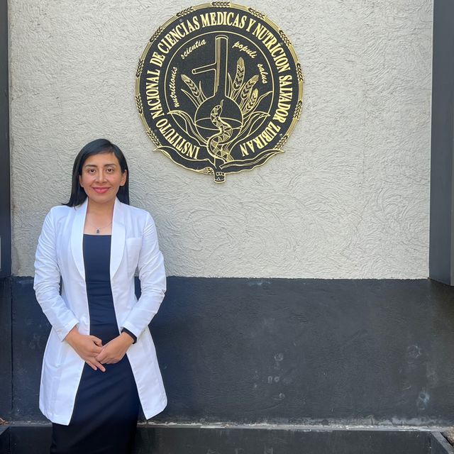 Ana Mora, Reumatólogo Naucalapan