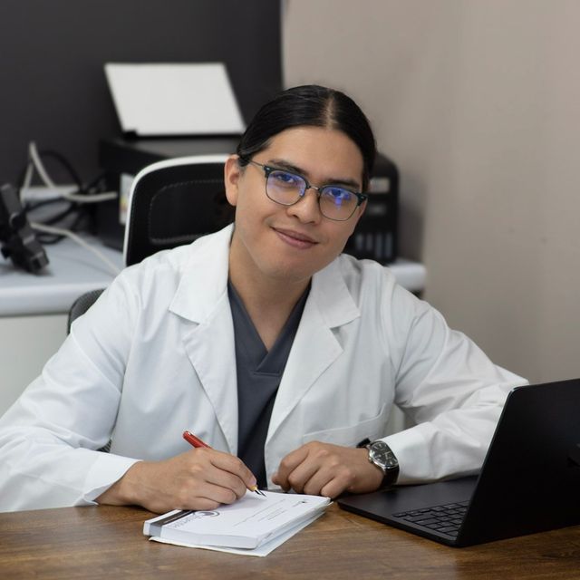 Abdiel Yael Cifuentes Ramirez, Oftalmólogo Ciudad de México