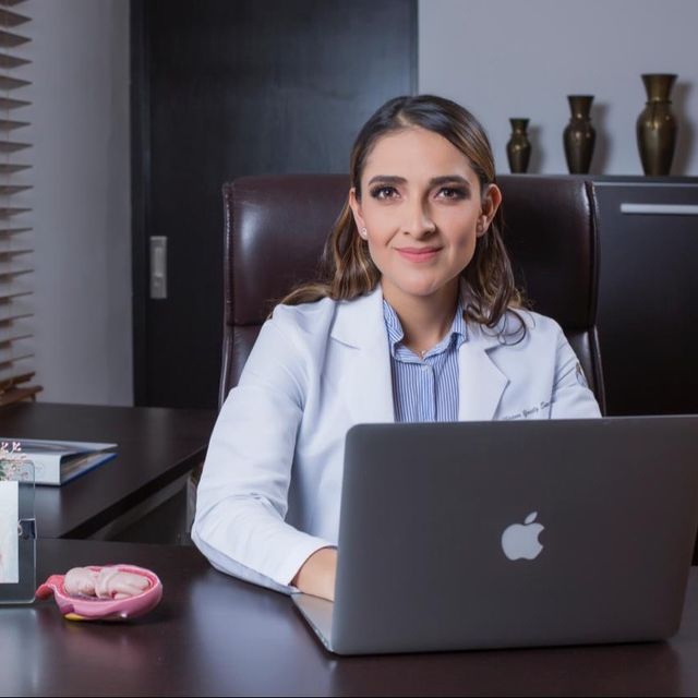 Miriam Yusely Sánchez Tafoya, Ginecólogo León