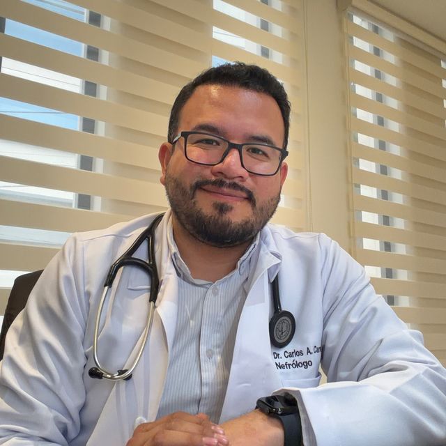 Carlos Andrés Carmona Bautista, Nefrólogo Atlacomulco