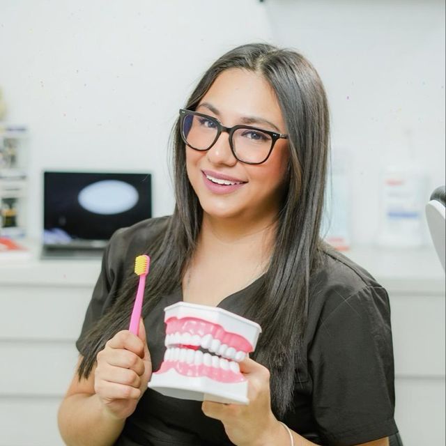 Ana Luisa Montes de Oca, Dentista - Odontólogo Ciudad de México