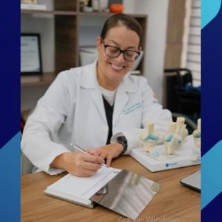 Ampliar imagen: Jelitze Sosa Colomé, Ortopedista Mérida