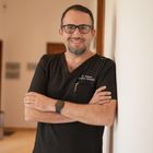 Dr. Franco Krakaur García
