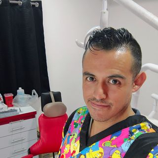 Ampliar imagen: Jesus Salazar Cortés , Dentista - Odontólogo Nezahualcóyotl