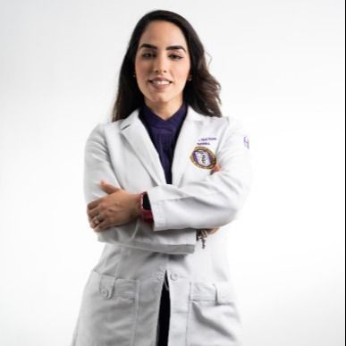 Saida Anyul Abud Flores, Cirujano general León