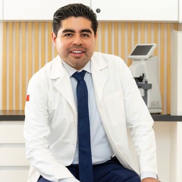 Irving Flores Carmona, Oftalmólogo Cuauhtémoc