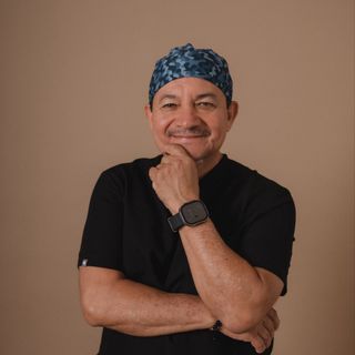 Ampliar imagen: Napoleón Alberto Rodríguez Gudiel, Oncólogo médico La Paz