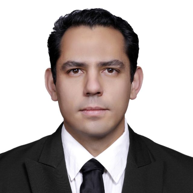 Carlos Morales Valencia, Neurocirujano León