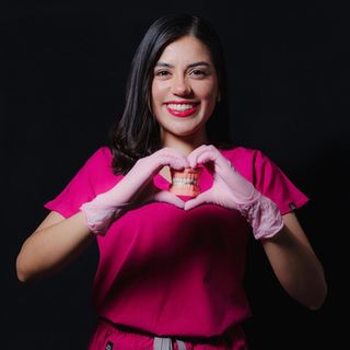 Ampliar imagen: Elizabeth  Salazar, Dentista - Odontólogo Victoria de Durango