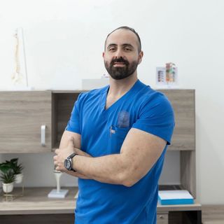 Ampliar imagen: José Victor Carreón Ferreyra, Ortopedista Mérida