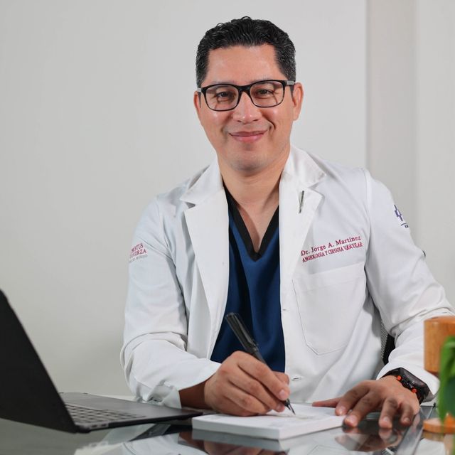 Jorge Armando Martínez Martínez, Angiólogo Mérida